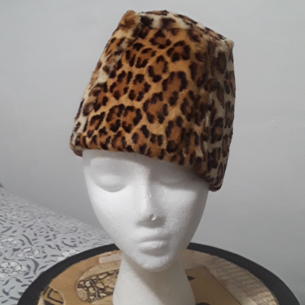 Vintage faux leopard skin fez or pillbox hat